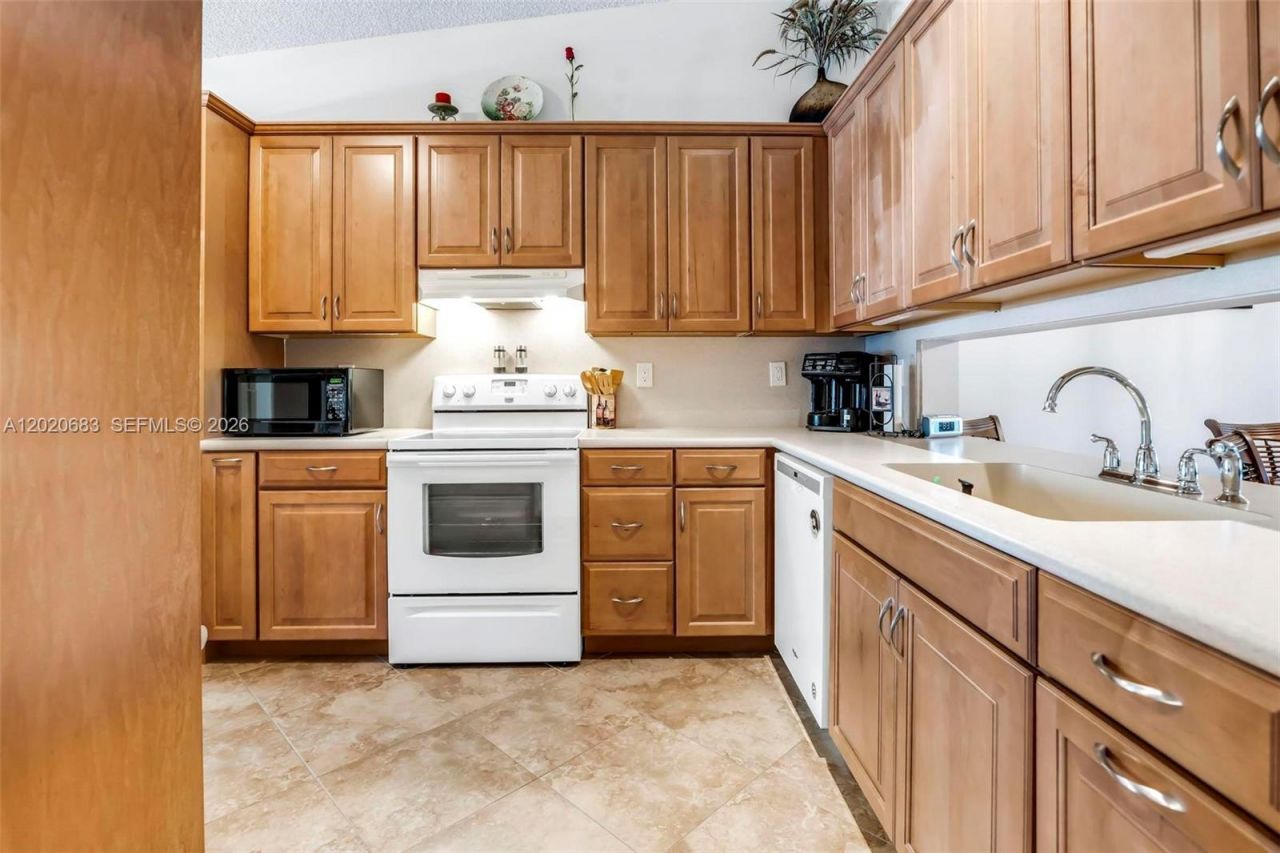 828 NW 79th Ter, Plantation, FL 33324 Photo