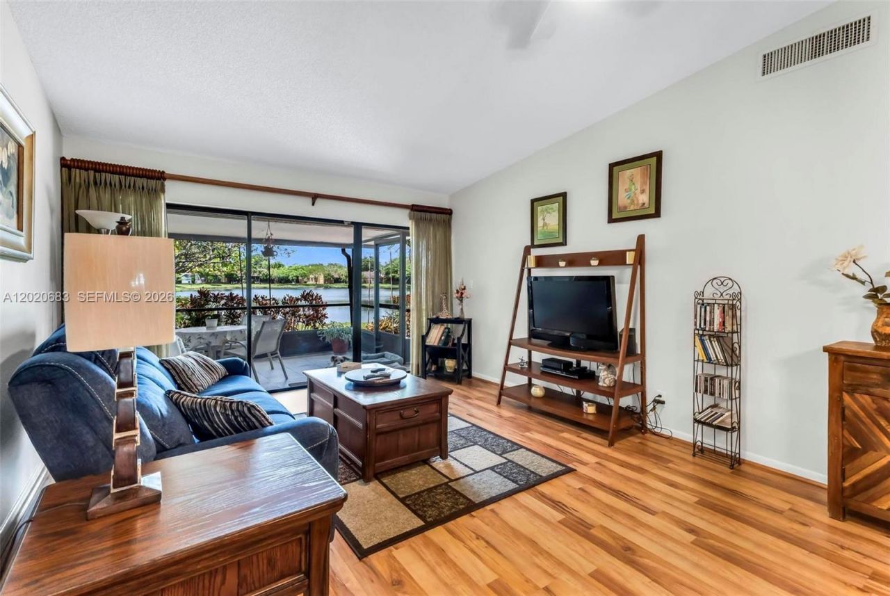 828 NW 79th Ter, Plantation, FL 33324 Photo