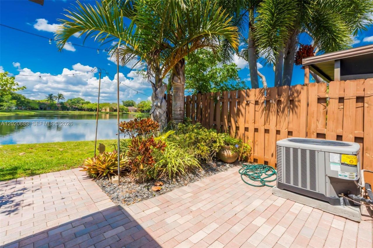 828 NW 79th Ter, Plantation, FL 33324 Photo
