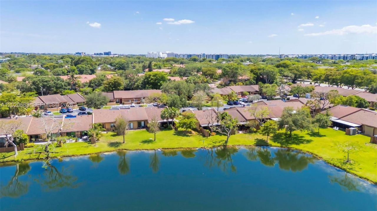 828 NW 79th Ter, Plantation, FL 33324 Photo