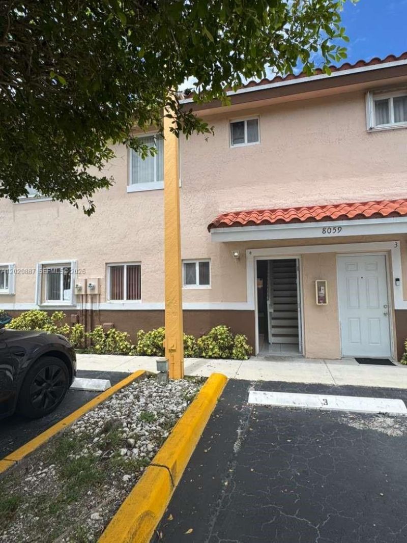 8059 NW 8th St, Unit 4, Miami, FL 33126 Photo