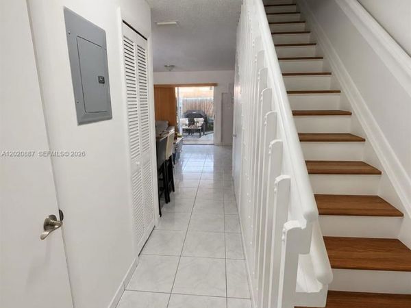 8059 NW 8th St , Unit 4, Miami, FL 33126
