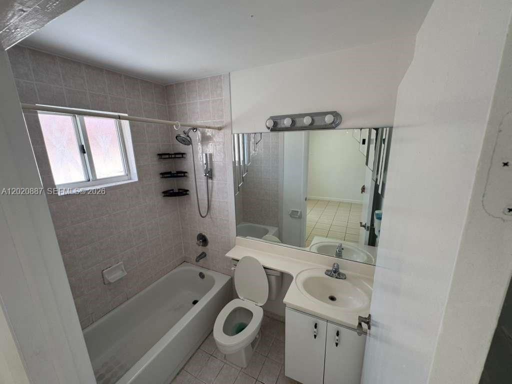8059 NW 8th St, Unit 4, Miami, FL 33126 Photo
