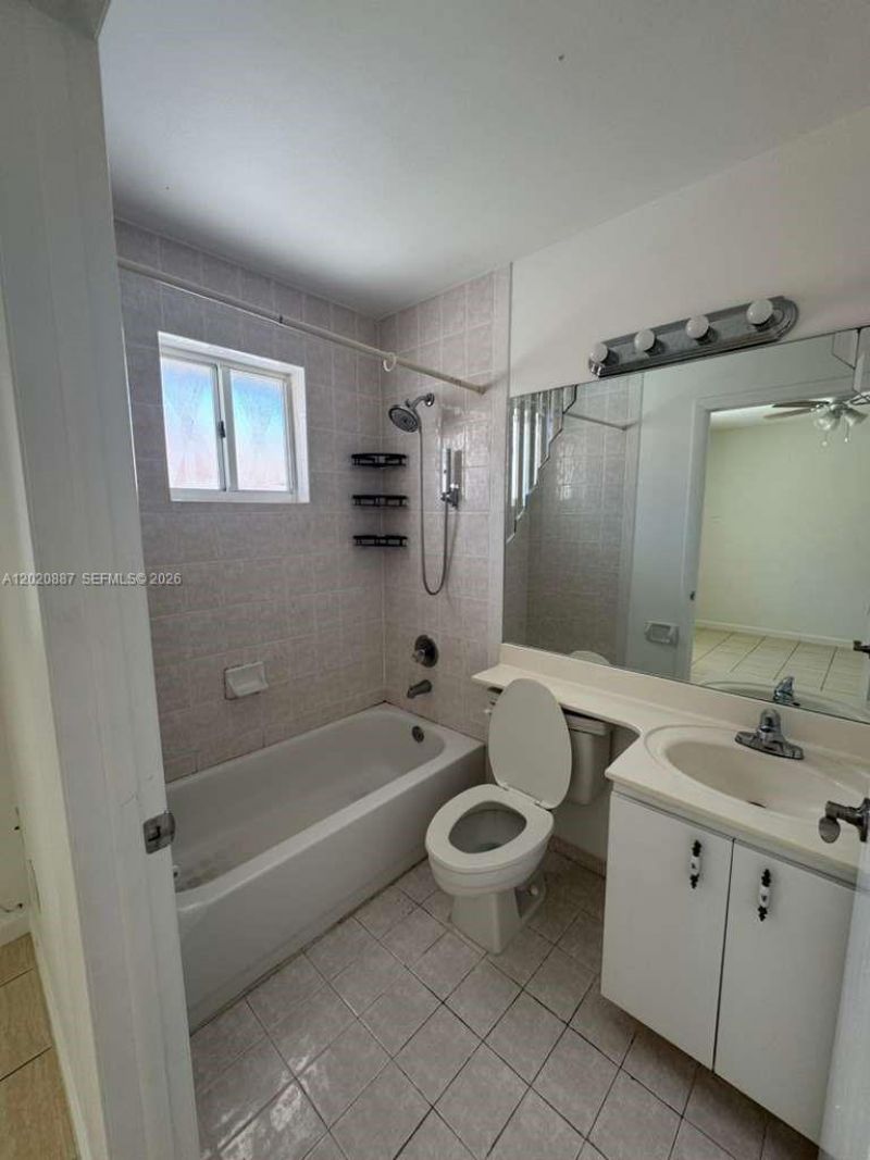 8059 NW 8th St, Unit 4, Miami, FL 33126 Photo