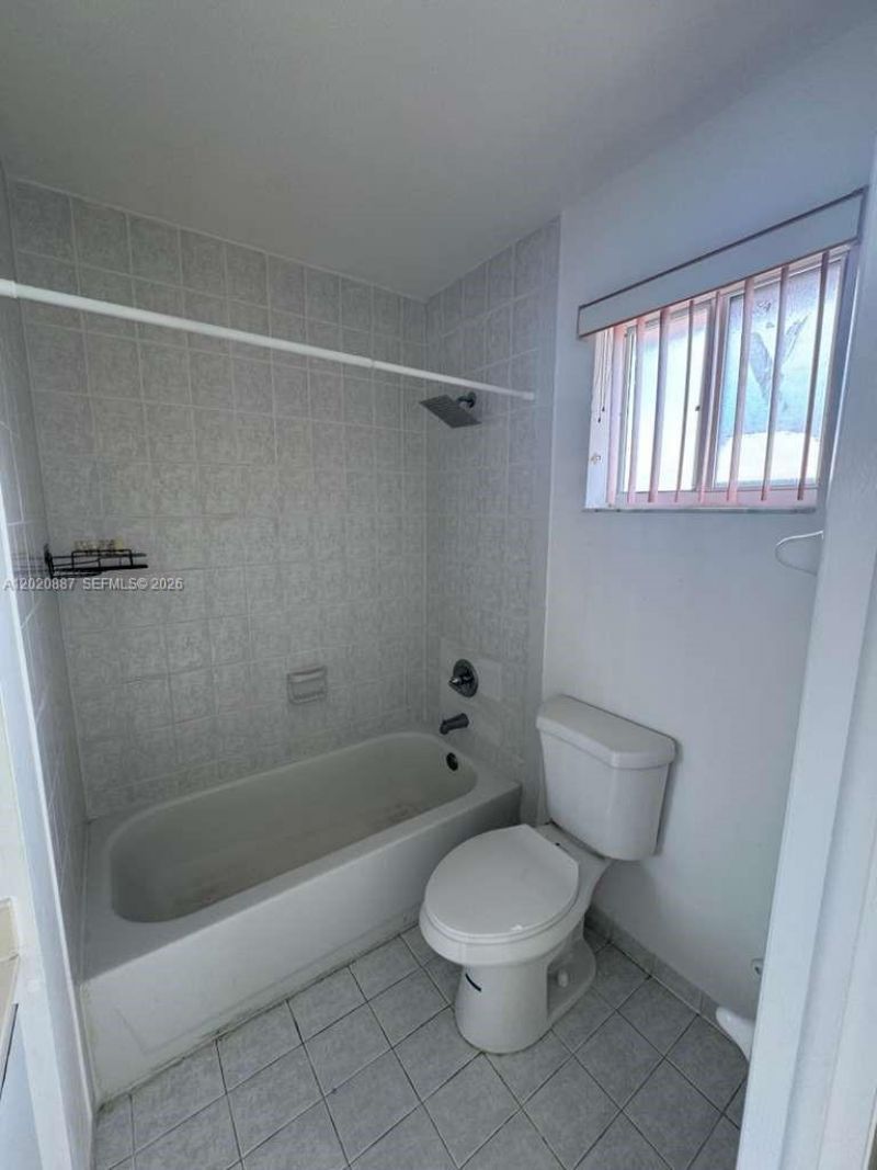 8059 NW 8th St, Unit 4, Miami, FL 33126 Photo