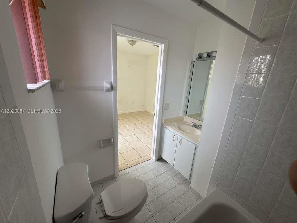 8059 NW 8th St, Unit 4, Miami, FL 33126 Photo