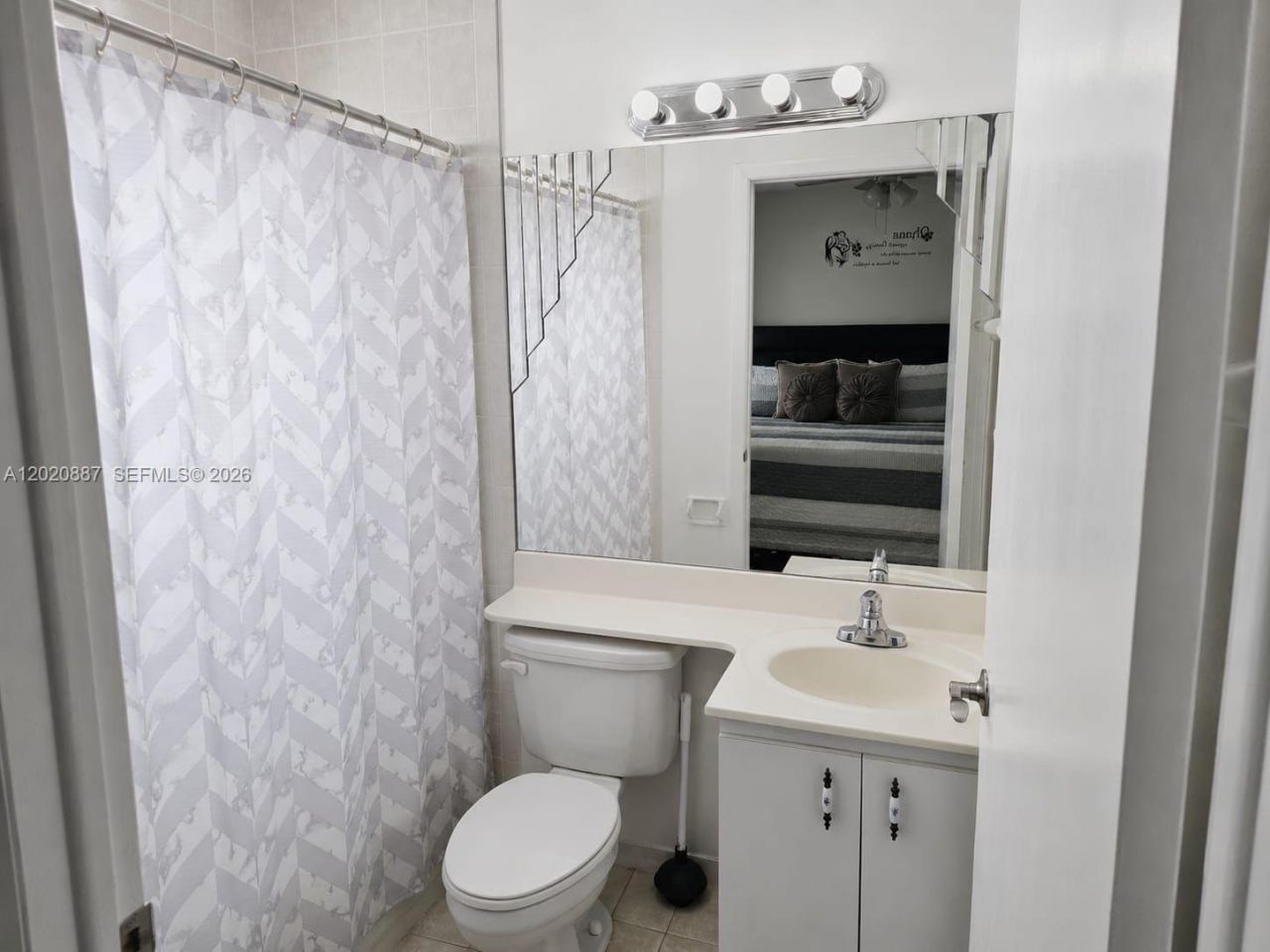 8059 NW 8th St , Unit 4, Miami, FL 33126 Photo