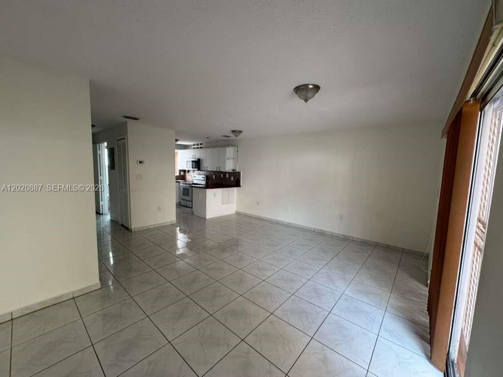 8059 NW 8th St, Unit 4, Miami, FL 33126 Photo