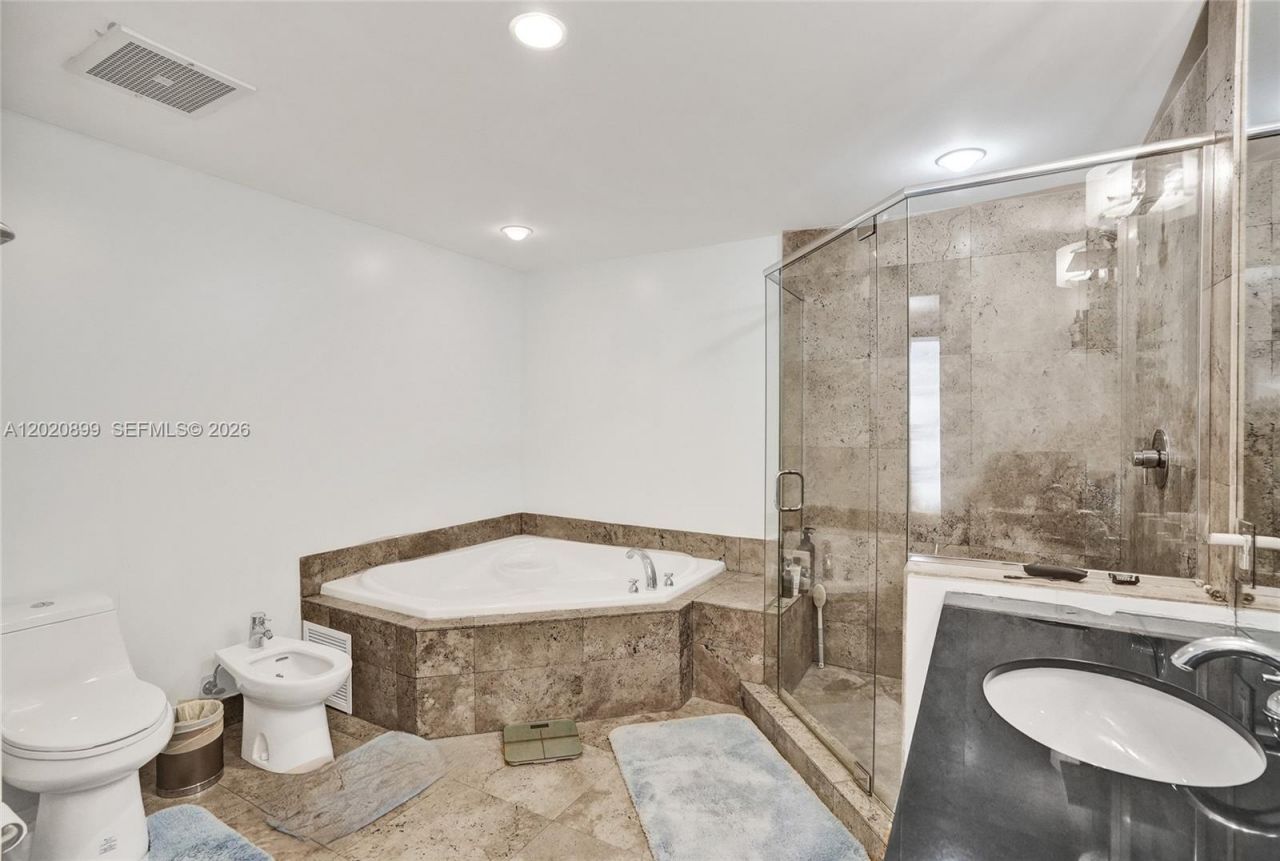 7901 Hispanola Ave , Unit 2010, North Bay Village, FL 33141 Photo