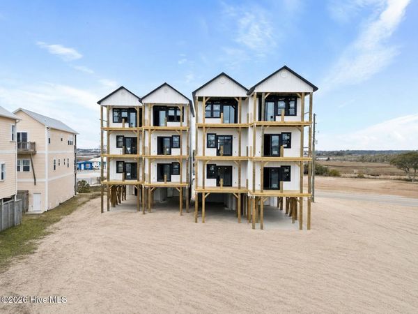 203 Shell Road, Surf City, NC 28445