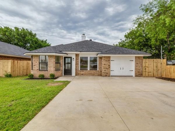 1905 Lakeview Drive, Grand Prairie, TX 75051