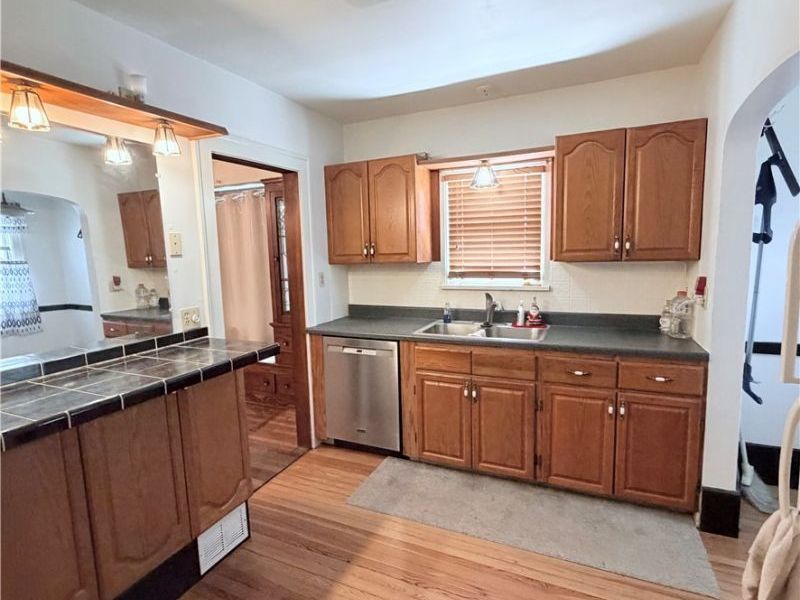 3196 W 116th Street, Cleveland, OH 44111 Photo 2