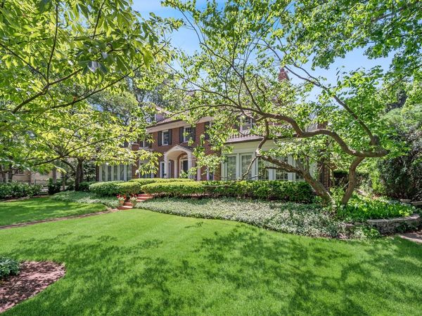 500 Maple Street , Winnetka, IL 60093