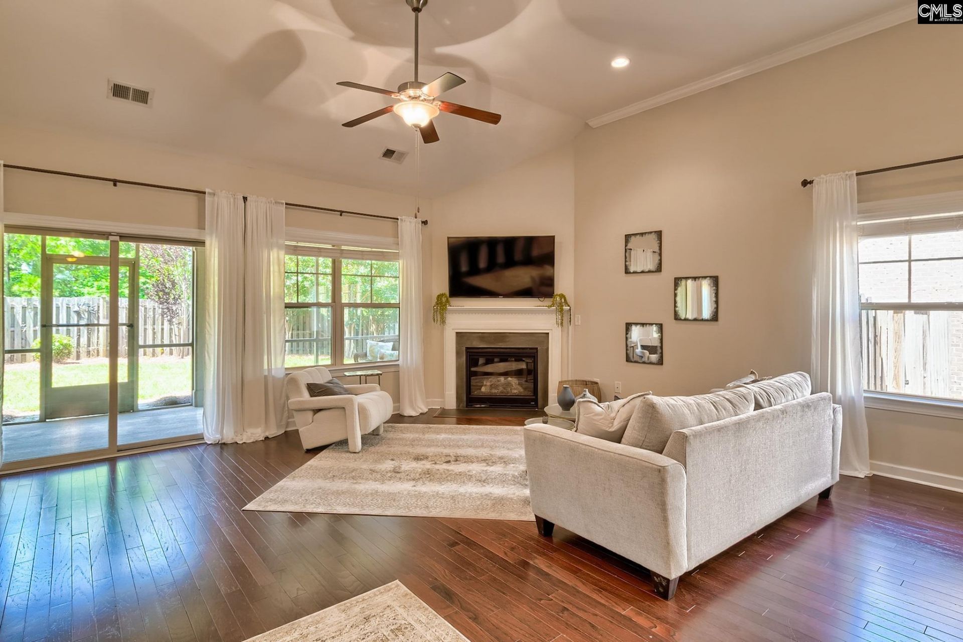 724 Xander Way  Photo 4