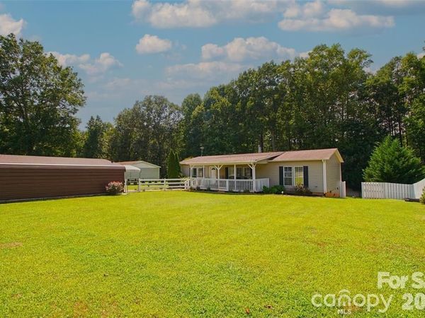 7010 Executive Circle , Denver, NC 28037