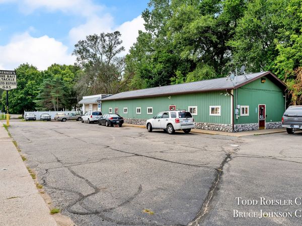 4765 WEST RIVER Drive NE, Comstock Park, MI 49321