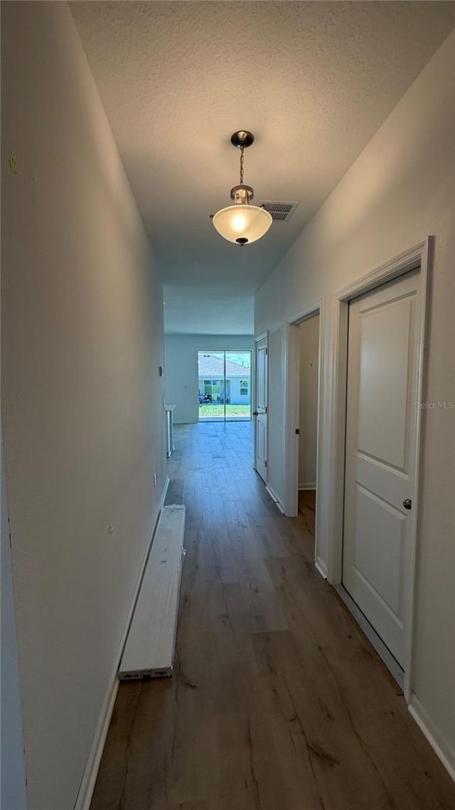 6205 Sanders Grove Circle, Okahumpka, FL 34762 Photo