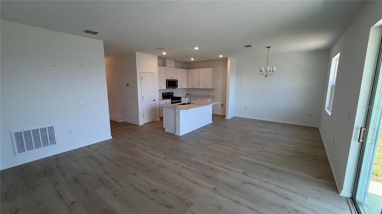 6205 Sanders Grove Circle, Okahumpka, FL 34762 Photo