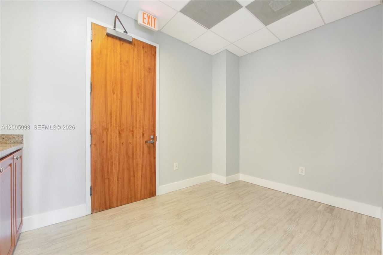 135 San Lorenzo Ave, Unit 720, Coral Gables, FL 33146 Photo