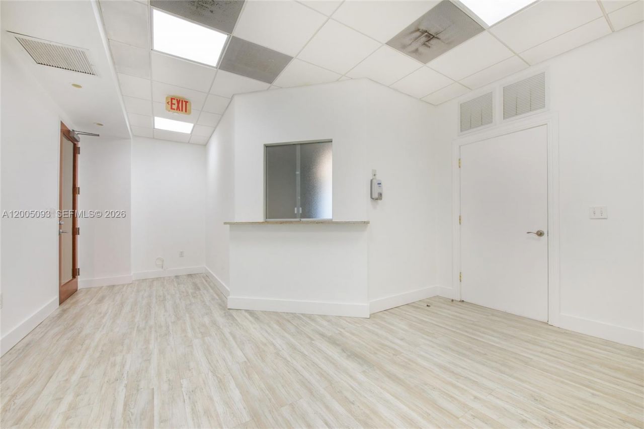 135 San Lorenzo Ave, Unit 720, Coral Gables, FL 33146 Photo