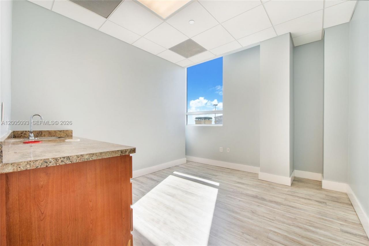 135 San Lorenzo Ave, Unit 720, Coral Gables, FL 33146 Photo