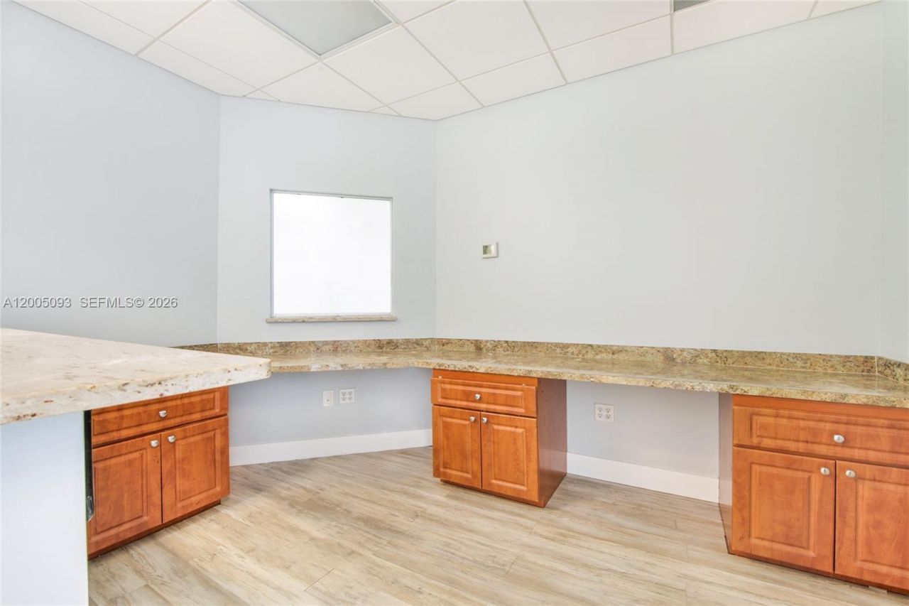 135 San Lorenzo Ave, Unit 720, Coral Gables, FL 33146 Photo