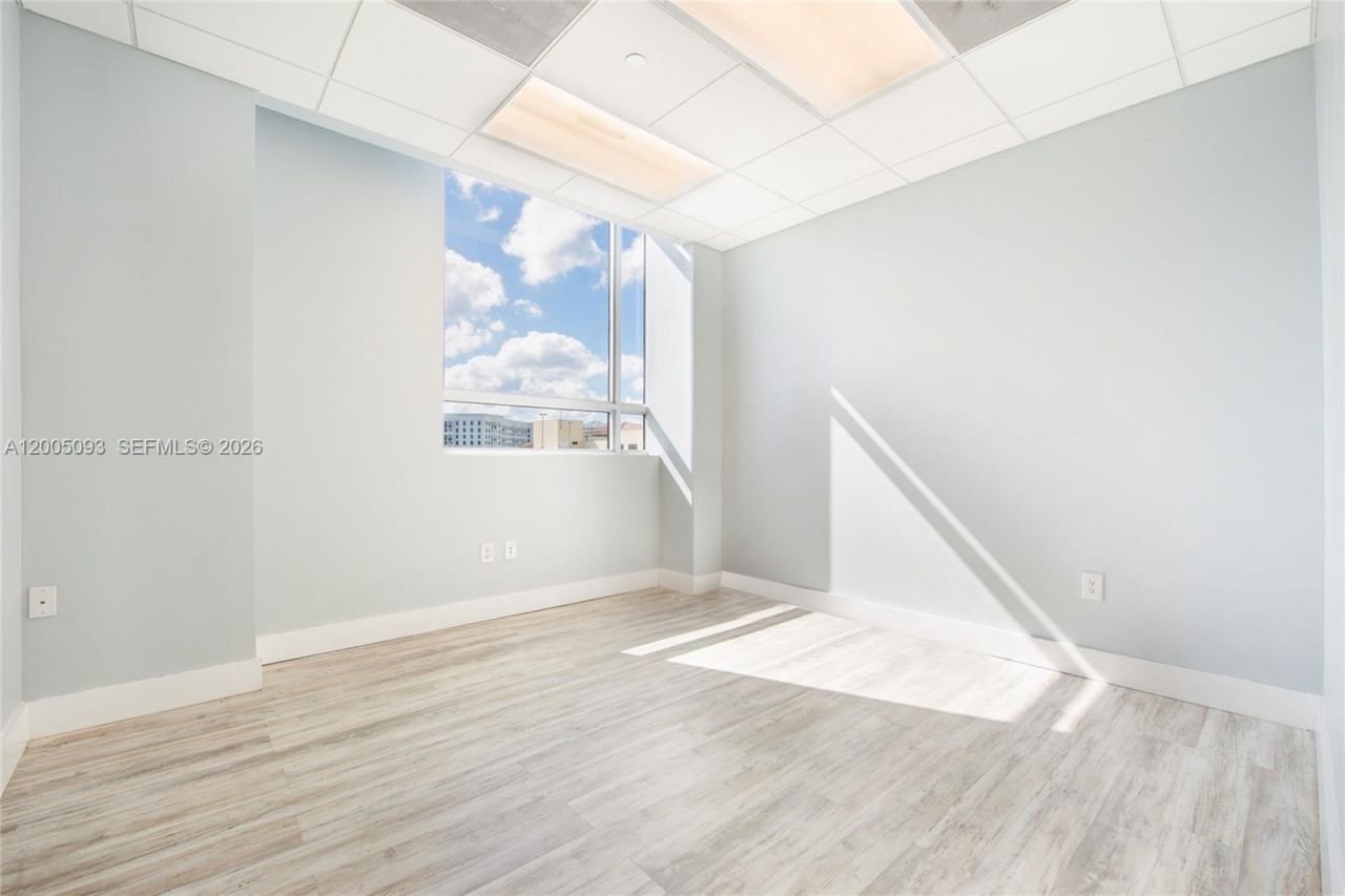 135 San Lorenzo Ave, Unit 720, Coral Gables, FL 33146 Photo