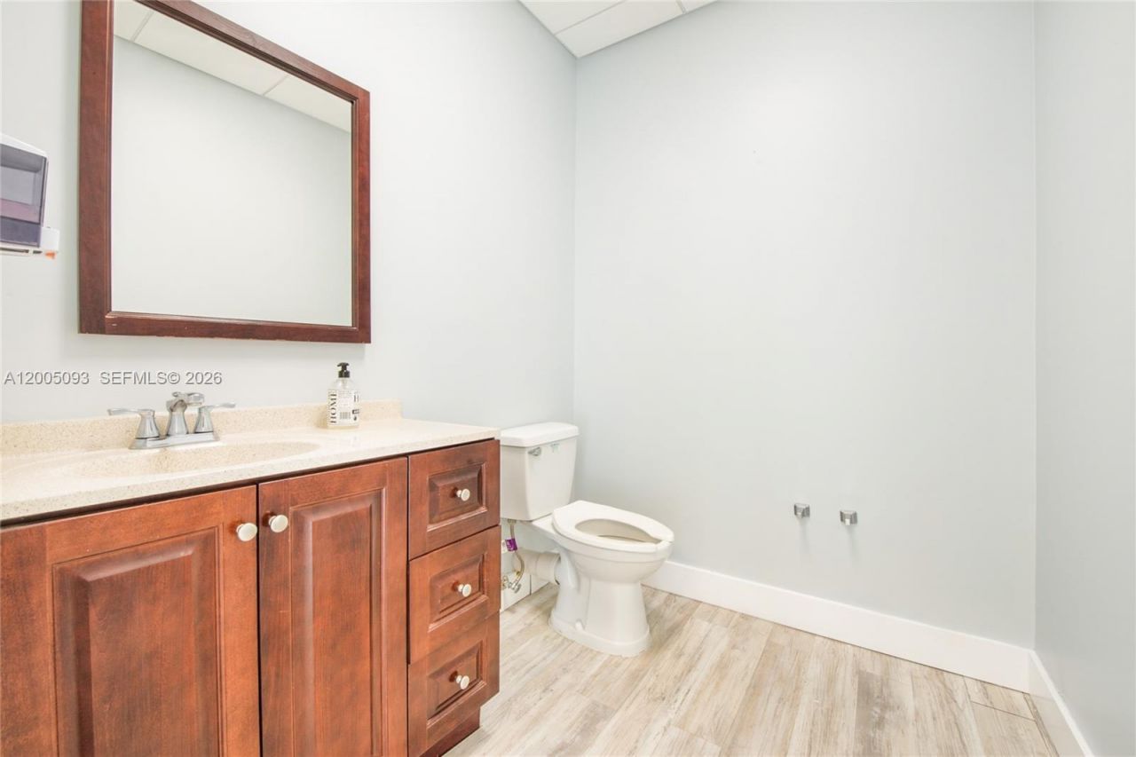 135 San Lorenzo Ave, Unit 720, Coral Gables, FL 33146 Photo