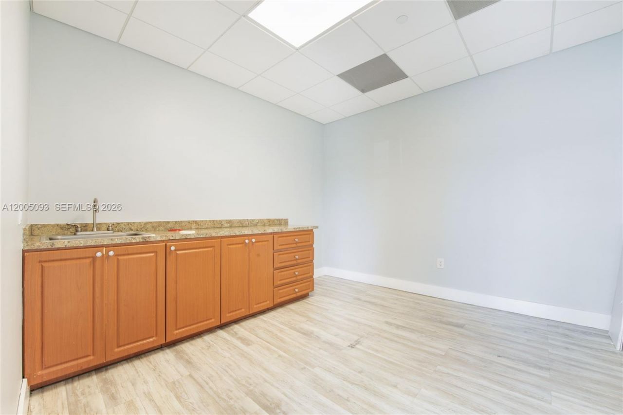 135 San Lorenzo Ave, Unit 720, Coral Gables, FL 33146 Photo