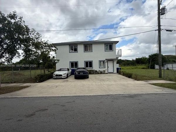 2121-2125 NW 72nd St , Miami, FL 33147