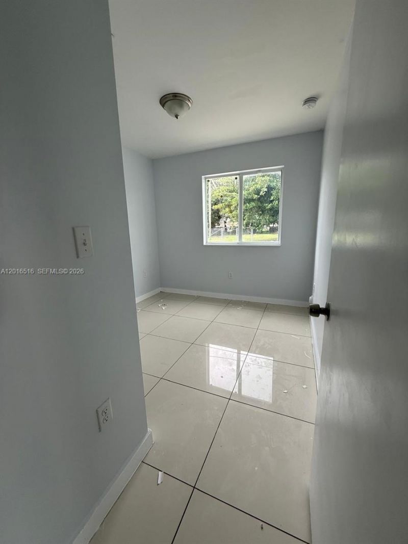 2121-2125 NW 72nd St , Miami, FL 33147 Photo