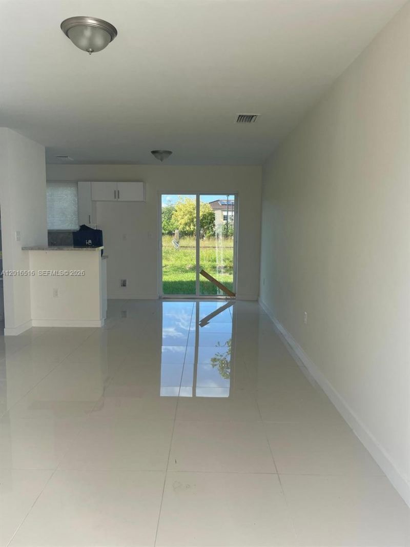 2121-2125 NW 72nd St , Miami, FL 33147 Photo