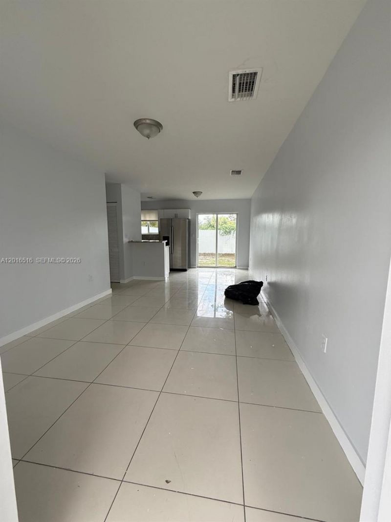 2121-2125 NW 72nd St , Miami, FL 33147 Photo