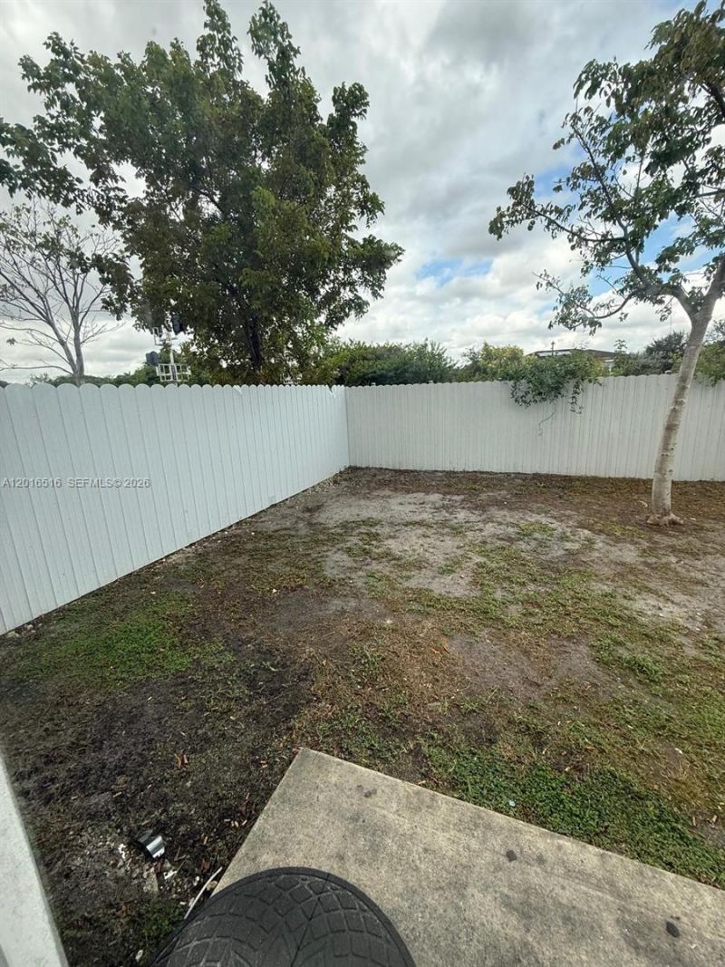 2121-2125 NW 72nd St , Miami, FL 33147 Photo