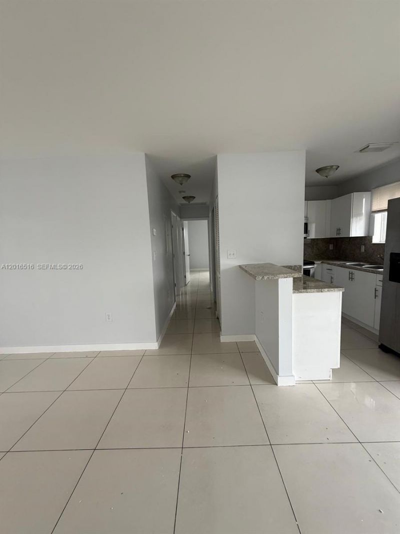2121-2125 NW 72nd St , Miami, FL 33147 Photo