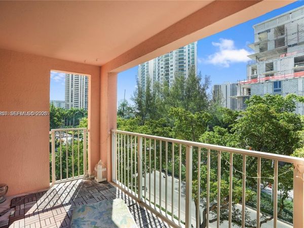 19555 E Country Club Dr, Unit 8502, Aventura, FL 33180