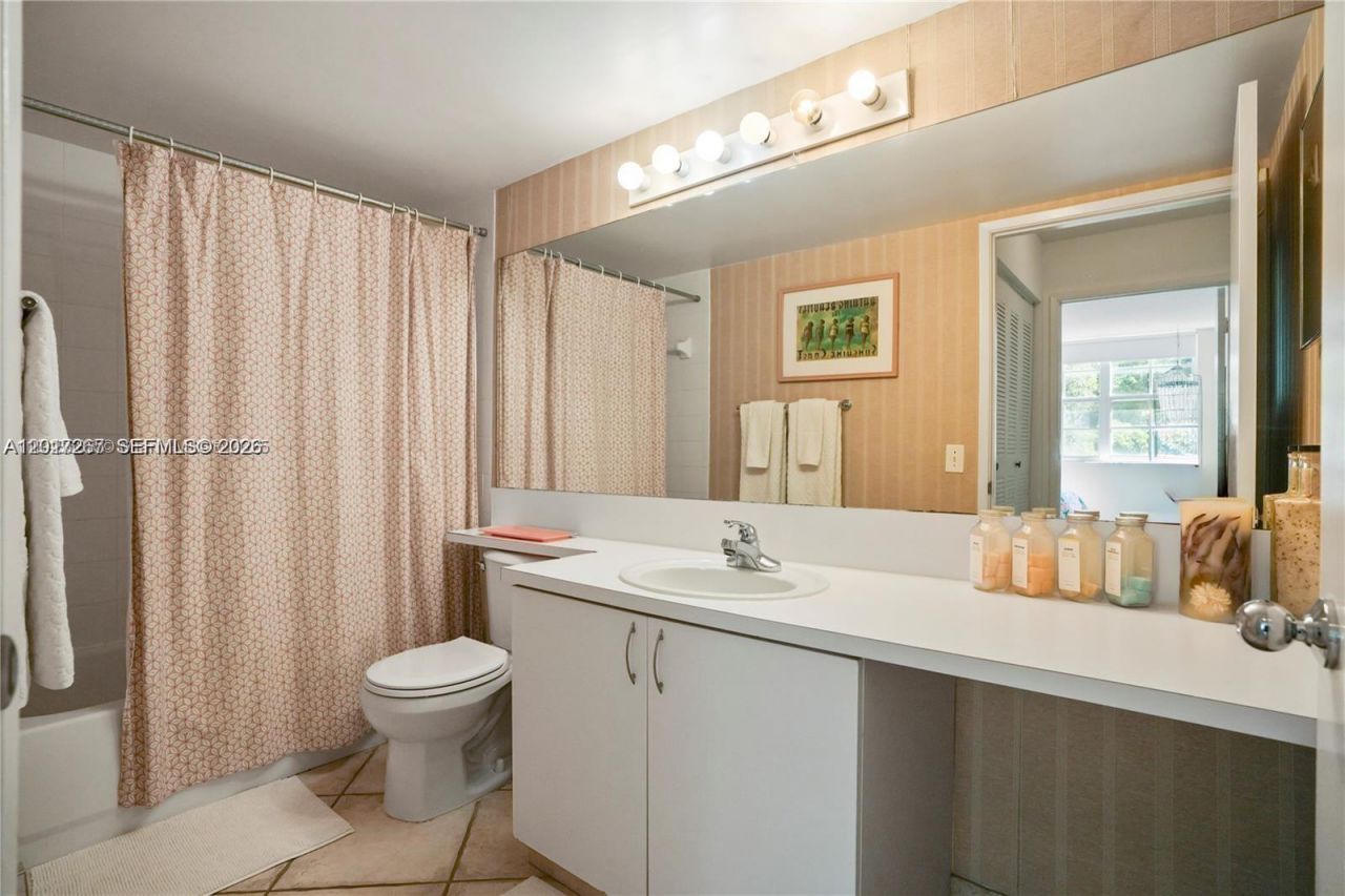 19555 E Country Club Dr , Unit 8502, Aventura, FL 33180 Photo