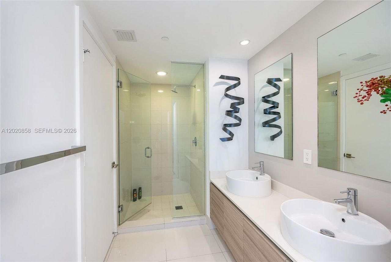 121 NE 34th St , Unit 1408, Miami, FL 33137 Photo