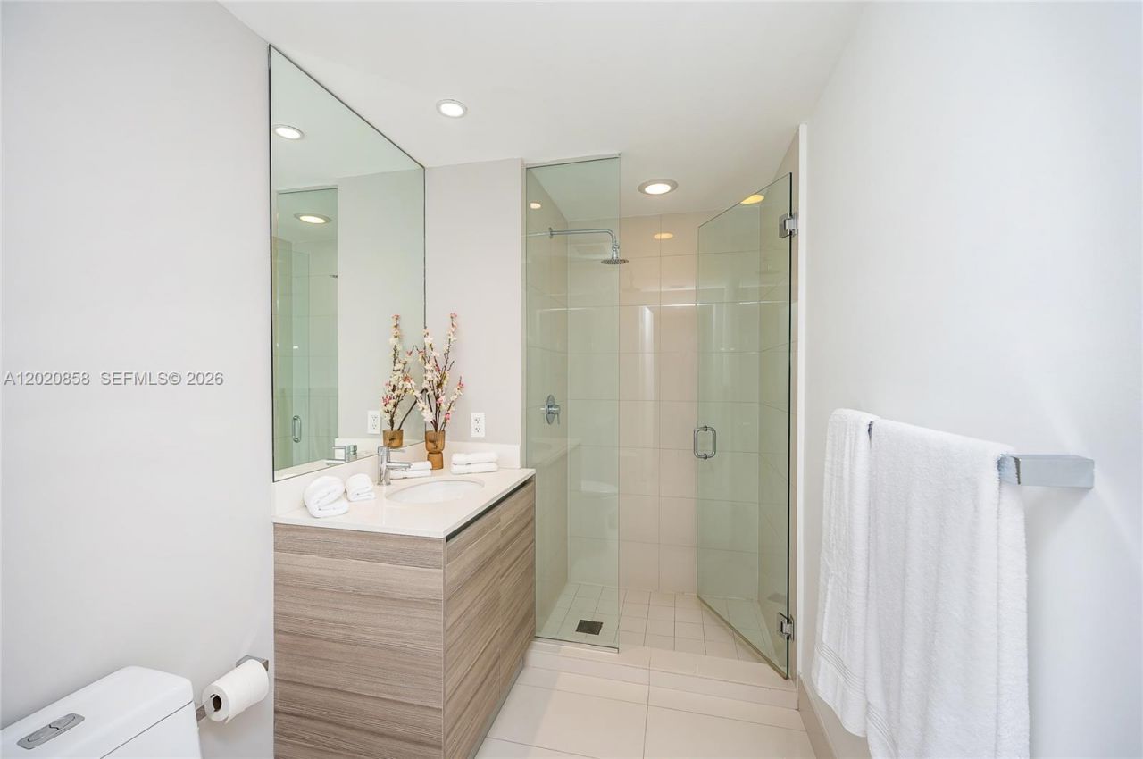 121 NE 34th St , Unit 1408, Miami, FL 33137 Photo