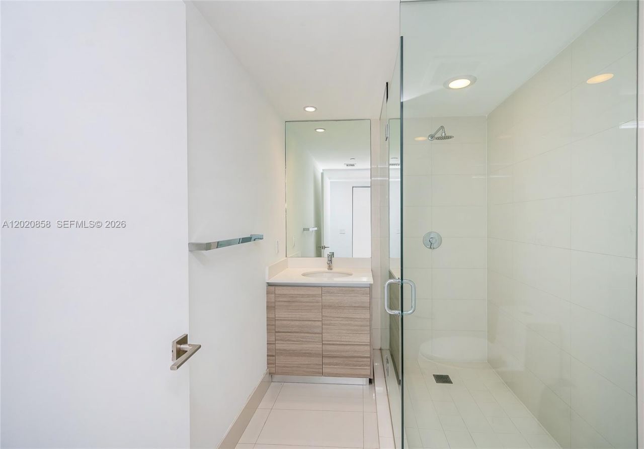 121 NE 34th St , Unit 1408, Miami, FL 33137 Photo