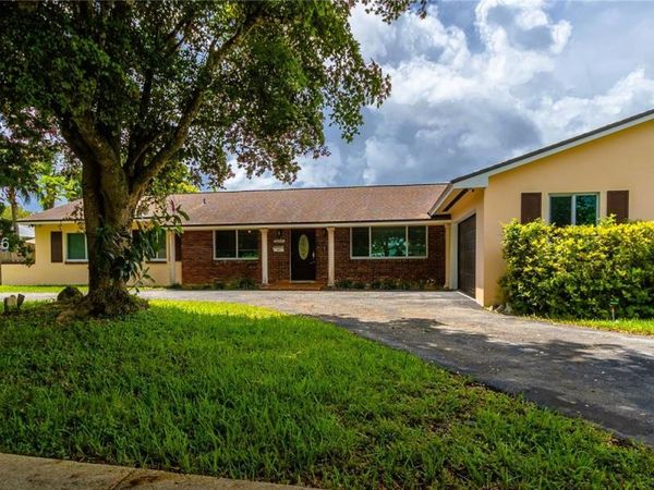 14060 SW 82nd Ave , Palmetto Bay, FL 33158
