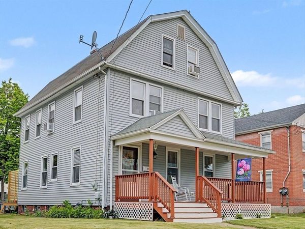 21 Dexter St, Holyoke, MA 01040
