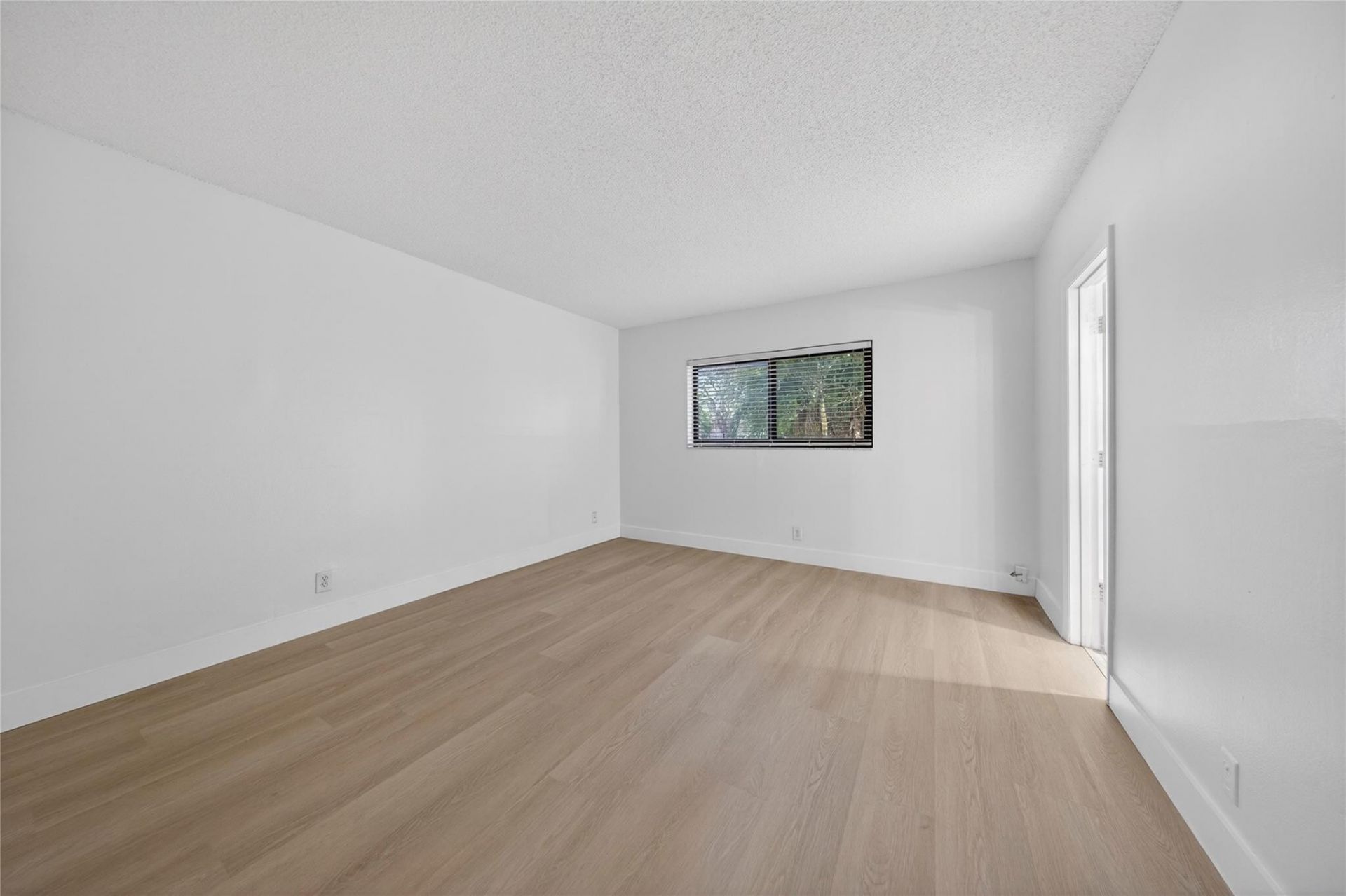 2201 NE 36th Street, Unit 105, Lighthouse Point, FL 33064 Photo