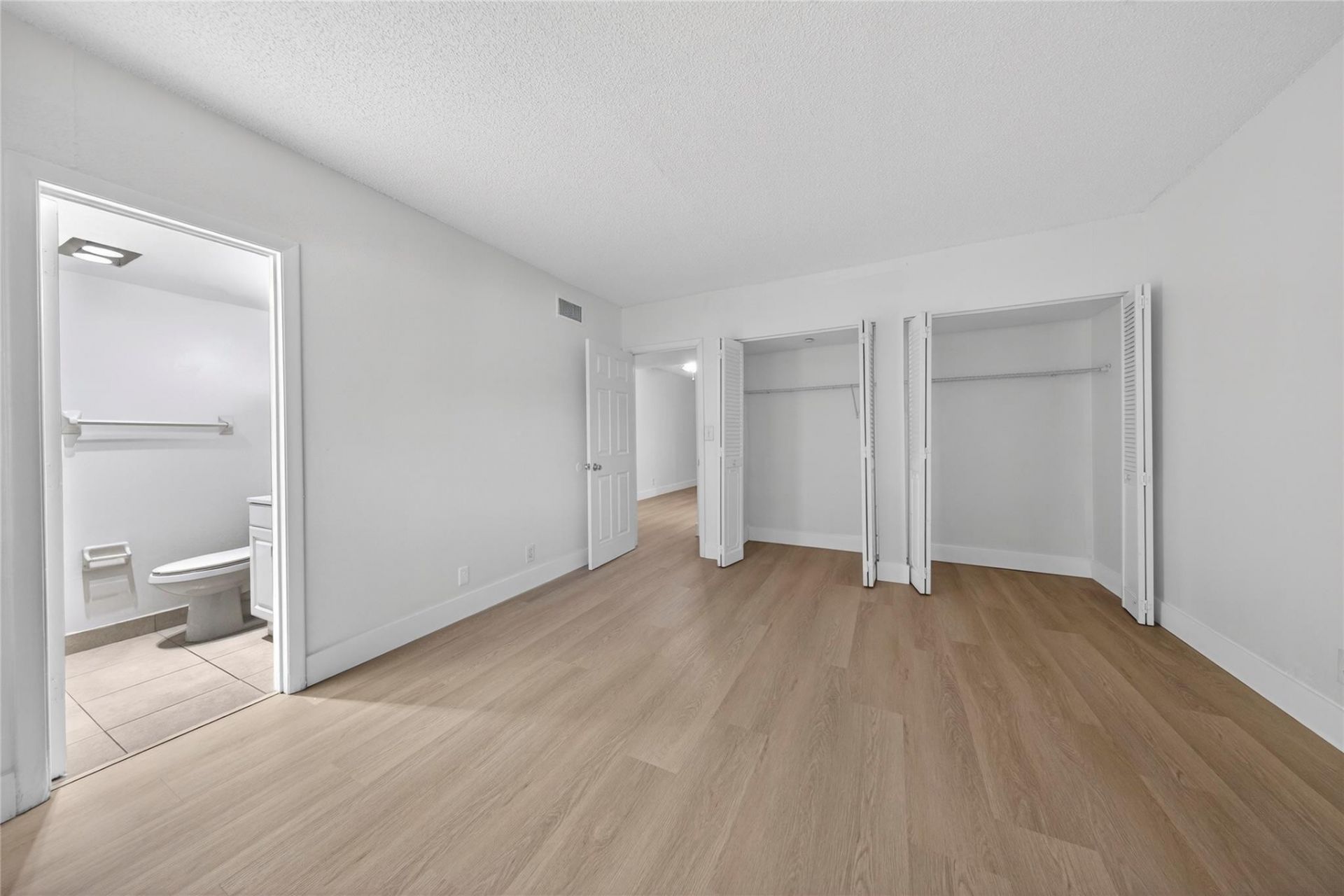 2201 NE 36th Street, Unit 105, Lighthouse Point, FL 33064 Photo