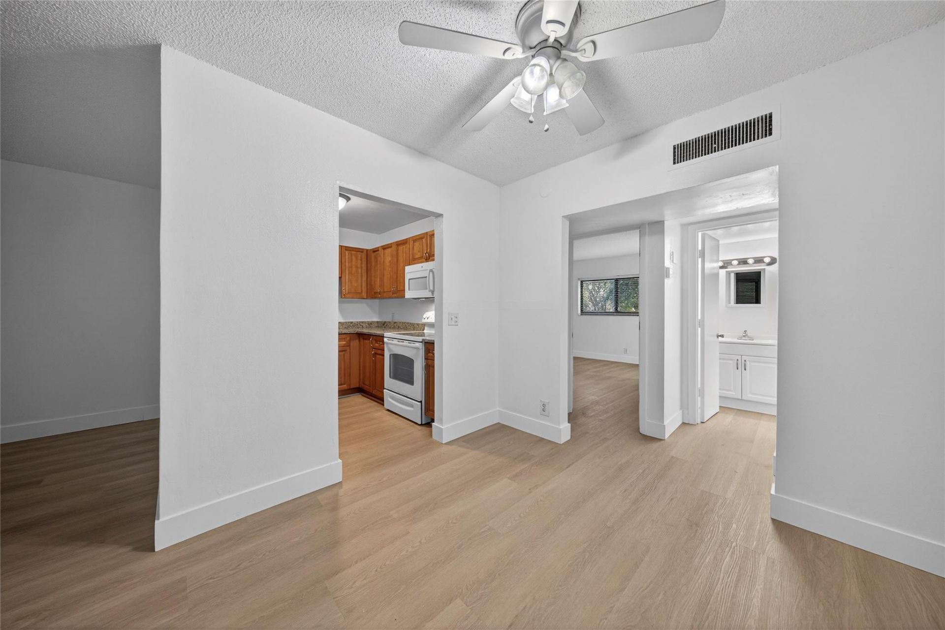 2201 NE 36th Street, Unit 105, Lighthouse Point, FL 33064 Photo