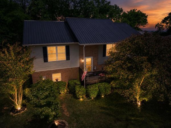 538 Delores Drive, Dandridge, TN 37725