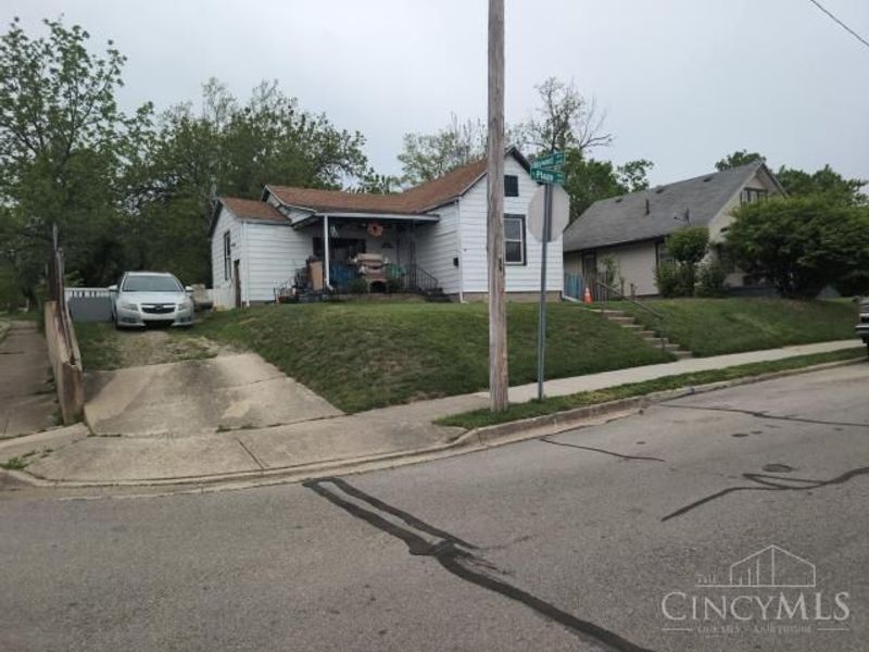63 S Plaza Avenue, Dayton, OH 45417 Photo 2