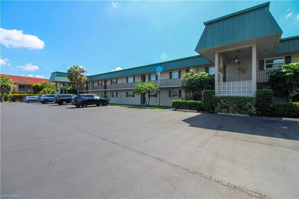 600 Valley Stream Dr , Unit F9, Naples, FL 34113 Photo