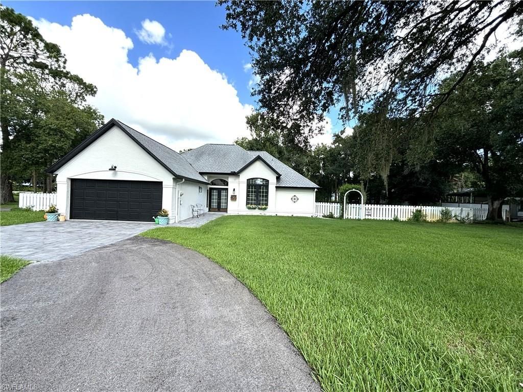 1090 Woods Dr, Labelle, FL 33935 Photo