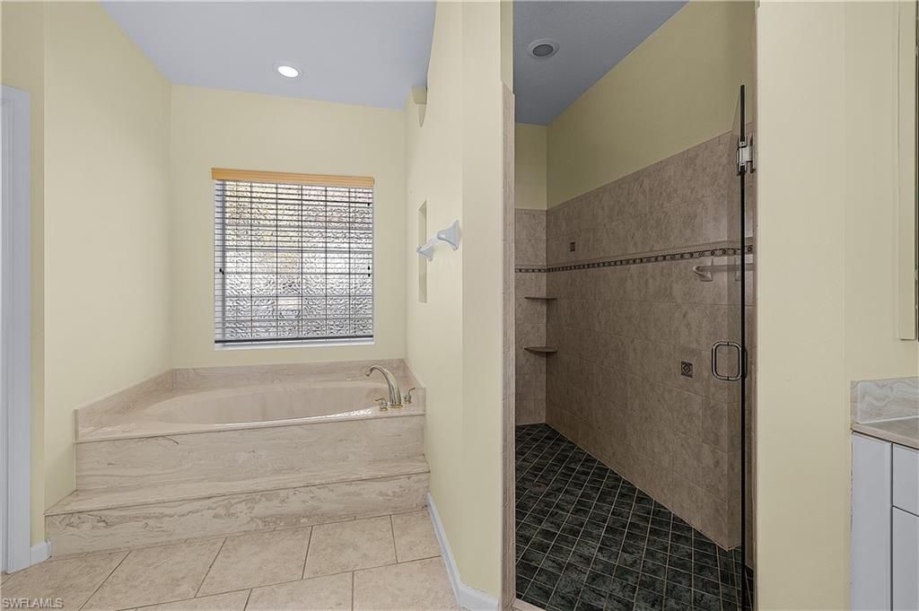 325 SE 21st St , Cape Coral, FL 33990 Photo